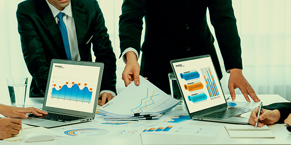 Business people group meeting share idea discuss report for profit oratory